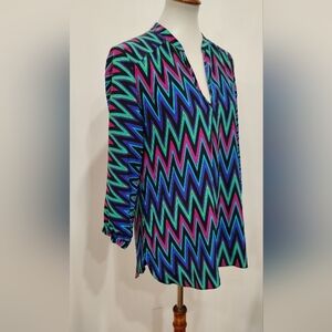 VIBRANT CHEVRON PATTERN SILK BLOUSE